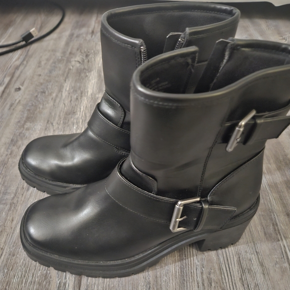 Source Unknown Shoes - Black Leather Style Boots